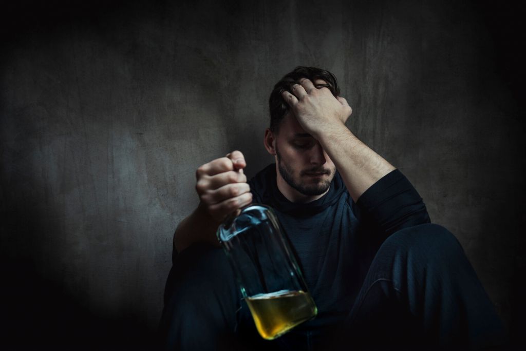 Алкогольная деградация: симптоматика и динамика